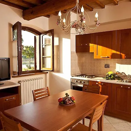Cerreto Sleeps 5 With Pool And Air Con Cerreto di Spoleto