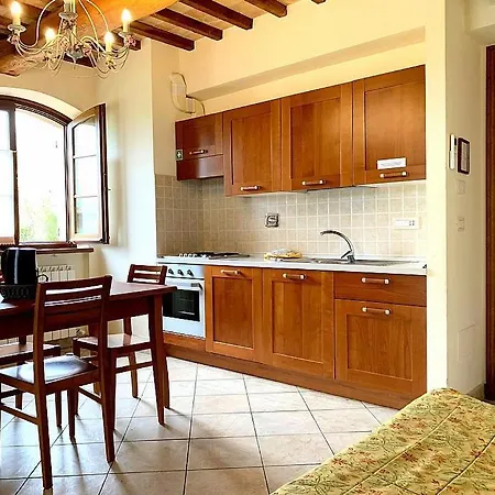 Cerreto Sleeps 5 With Pool And Air Con