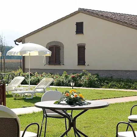 Apartment Cerreto Sleeps 5 With Pool And Air Con Cerreto di Spoleto